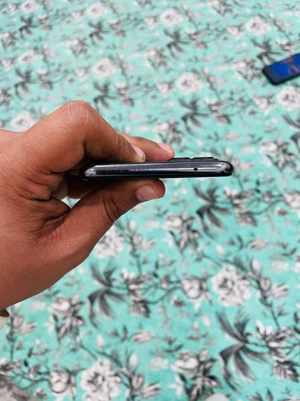 Oppo F17 pro 10/10 4