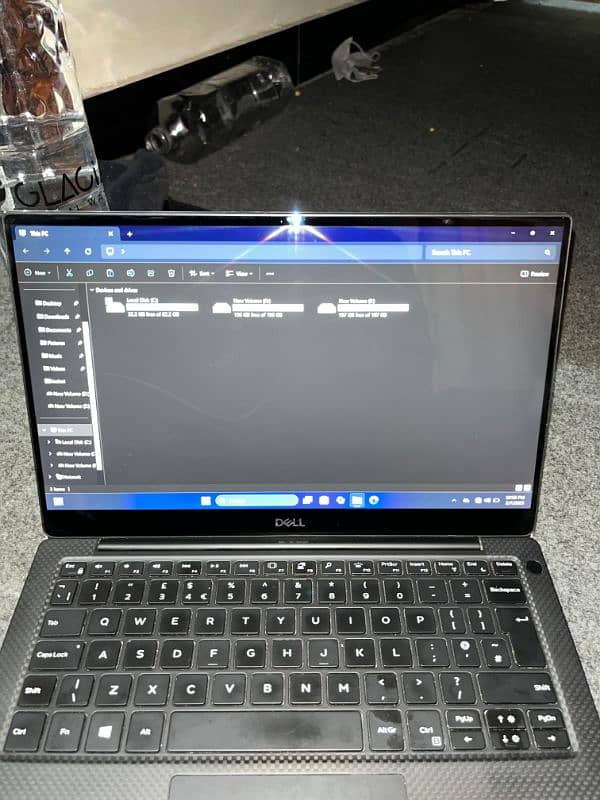 hi I am selling my laptop 10by10 4