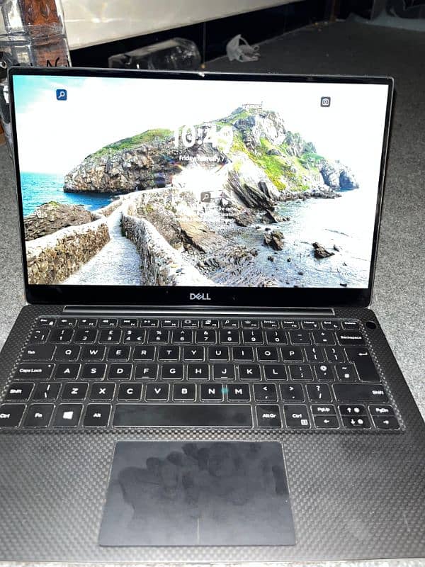 hi I am selling my laptop 10by10 5