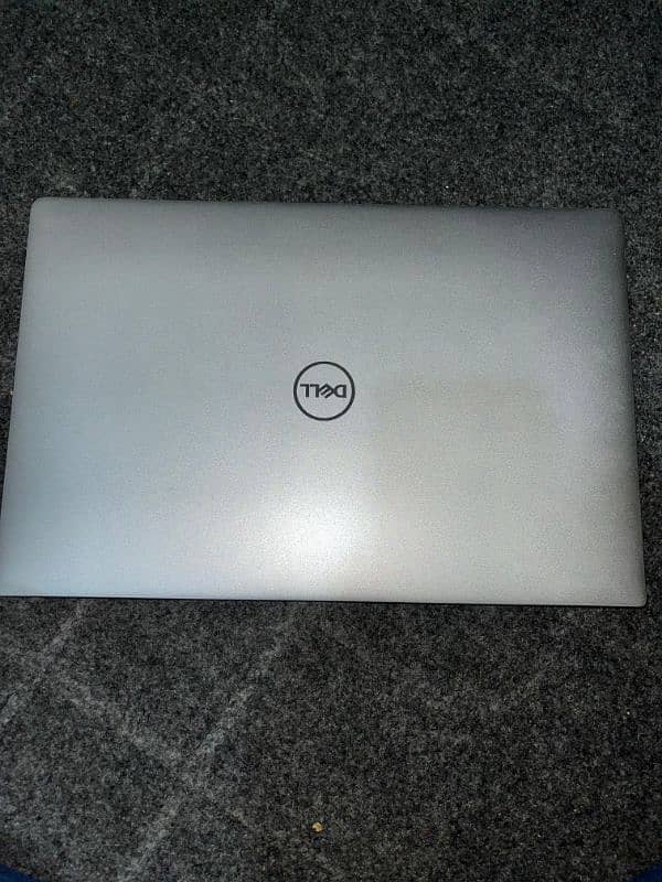 hi I am selling my laptop 10by10 10