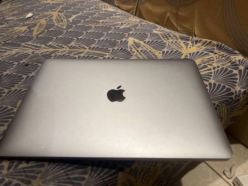 Macbook pro 2020 Urgent sale 0