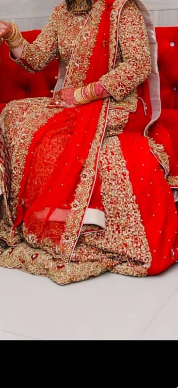 bridal heavy lehnga urgently for sale work on chippon 0