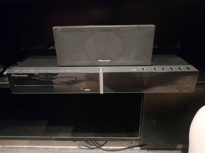 Pioneer Home theater 5.1, USB, HDMI 4