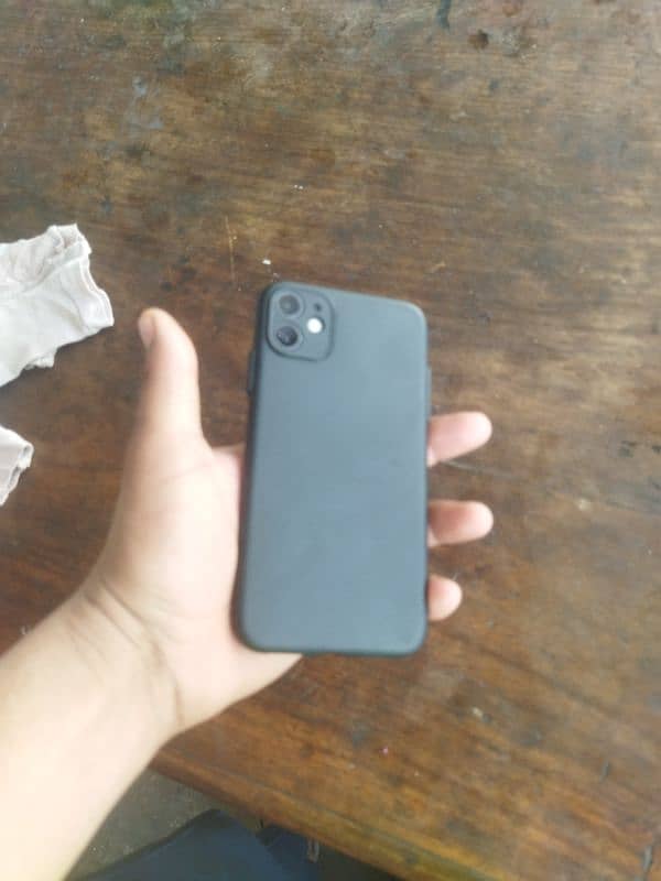 Urgent sale i phone 11 non pta 4