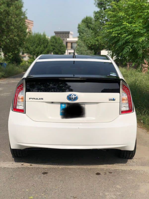 Toyota Prius 2015 6