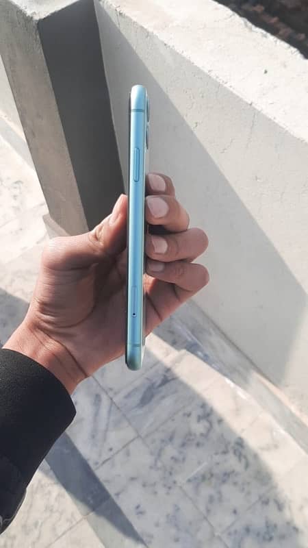 iPhone 11 non pta 128gb 4 months sim time bhi hn 6