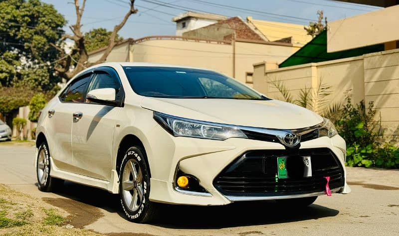 Toyota Corolla GLI 2018 book file orignle token clear  bio availbl 1