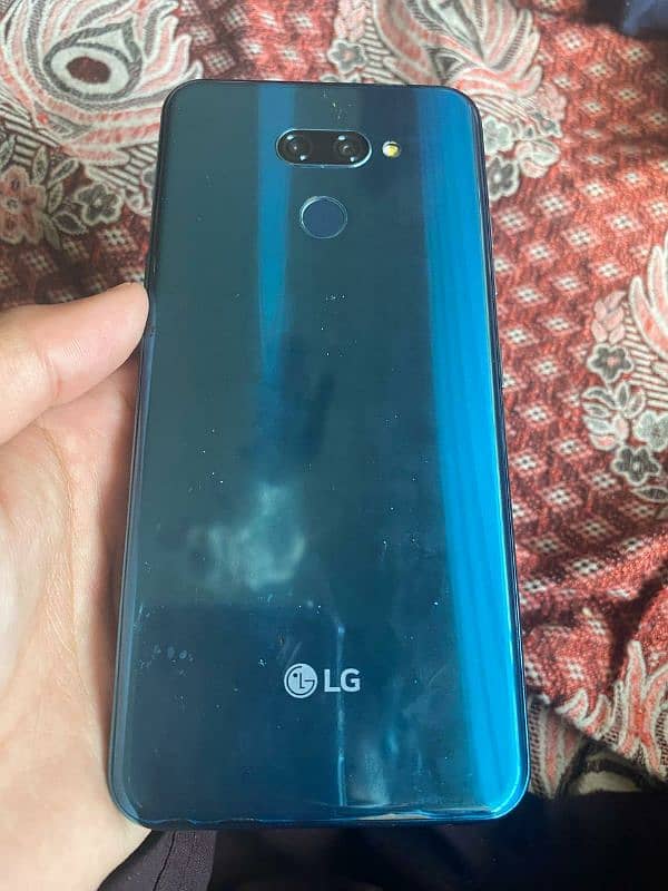 LG K50 1