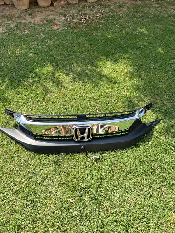 Civic X 2016-21 OEM grill with camera 0