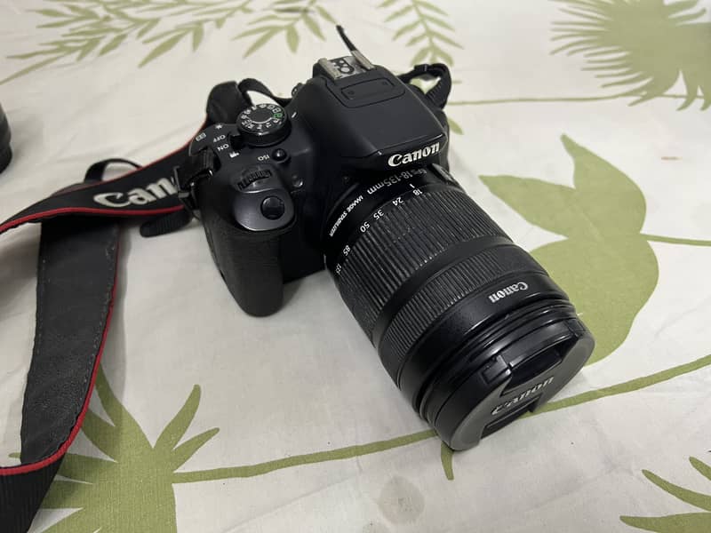 Canon 700D with Lens EF-S 18-135mm f/3.5-5.6 IS 0