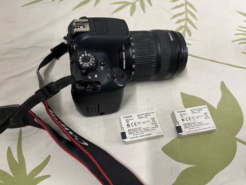 Canon 700D with Lens EF-S 18-135mm f/3.5-5.6 IS 12