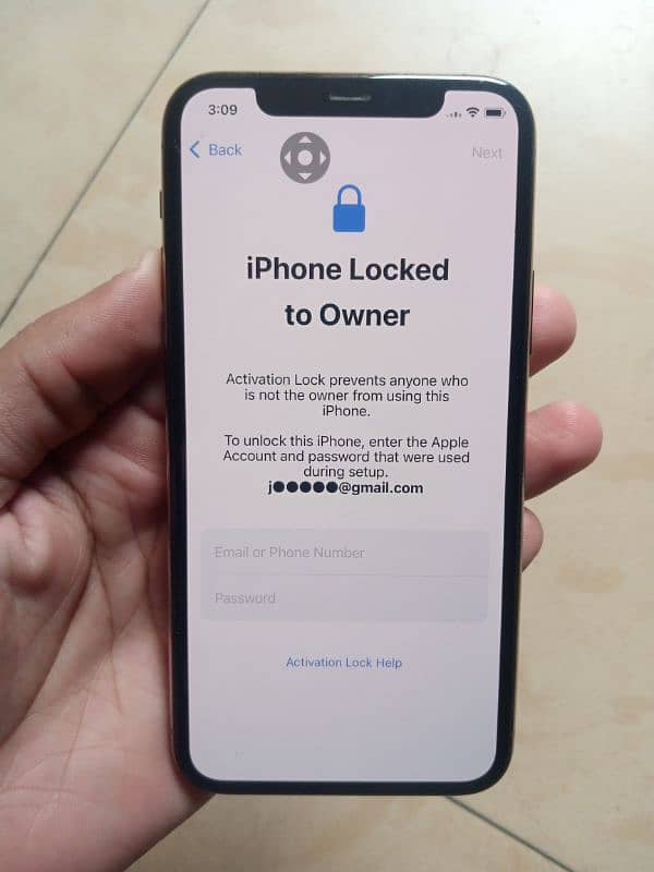 IPhone 11 Pro 64 GB ( for parts ) 4