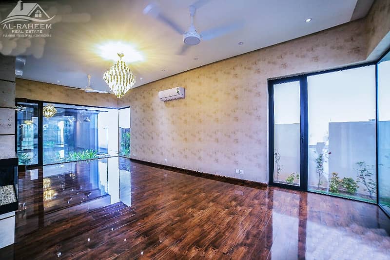 1 KANAL MODERN DESIGN BASEMENT HUGE LAWN BANGALOW FOR SALE NEAR TO MCDONALDS. 10