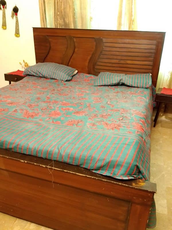 wooden bed 1