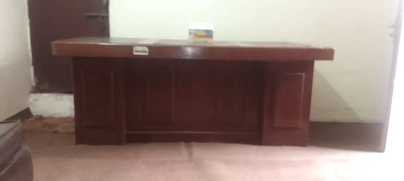 office executive table only 1 month used 2