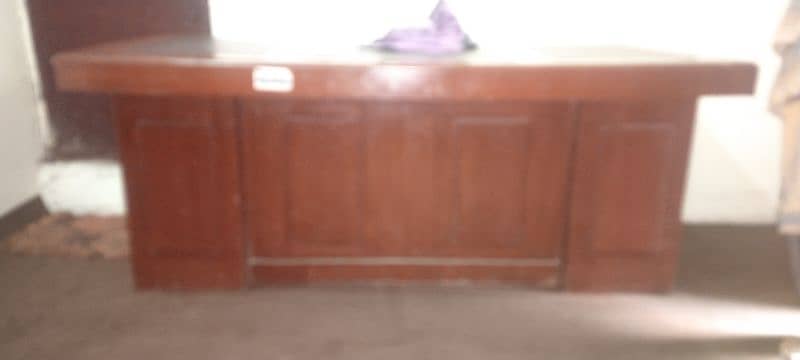 office executive table only 1 month used 3