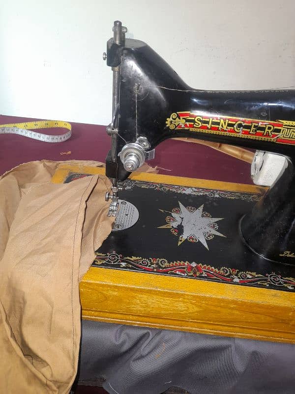 Sewing machine original Singer brand 1