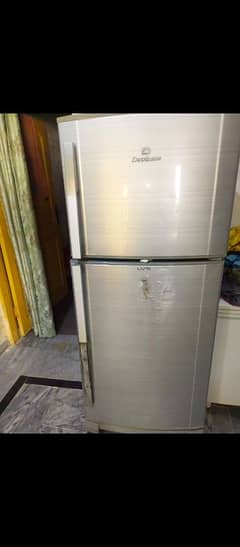 Dawlance fridge  medium size