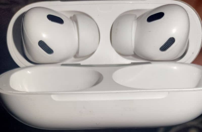 Air pods pro made it I phone copy bast volume bast battery Airjent sel 1