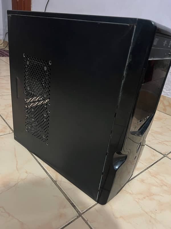 15 4TH GEN GAMING PC ALL OK /8 GB RAM / 500GB HARDDISK/ 128GB SSD 1