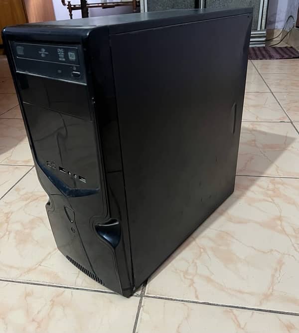 15 4TH GEN GAMING PC ALL OK /8 GB RAM / 500GB HARDDISK/ 128GB SSD 2