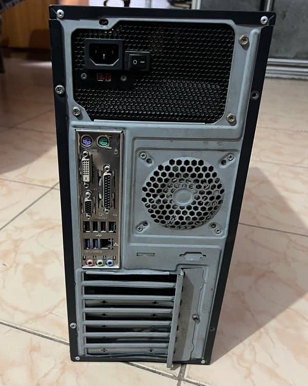 15 4TH GEN GAMING PC ALL OK /8 GB RAM / 500GB HARDDISK/ 128GB SSD 3