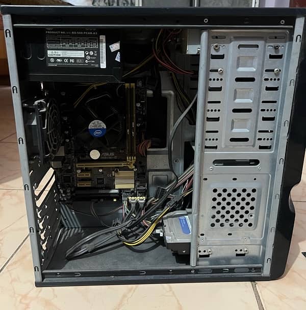 15 4TH GEN GAMING PC ALL OK /8 GB RAM / 500GB HARDDISK/ 128GB SSD 4