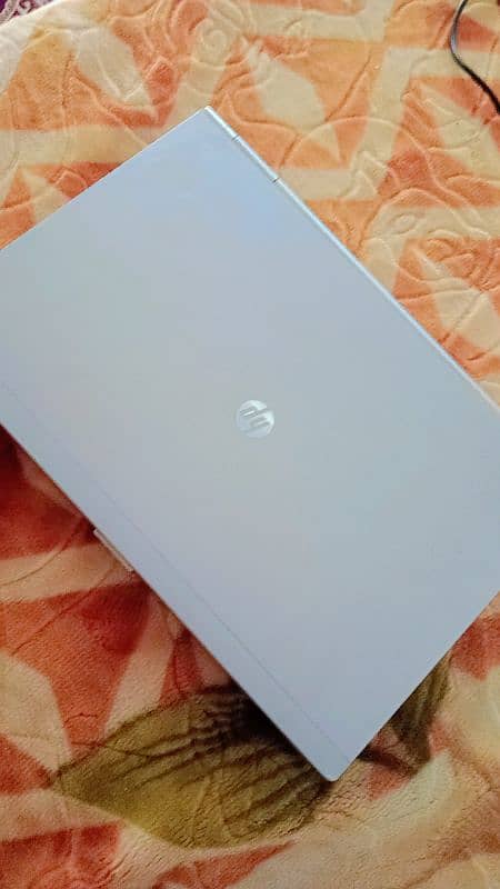 HP Elite Book 8460p 1