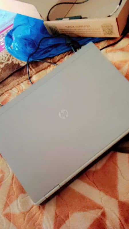 HP Elite Book 8460p 2