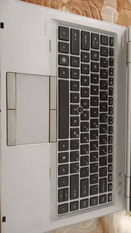 HP Elite Book 8460p 5