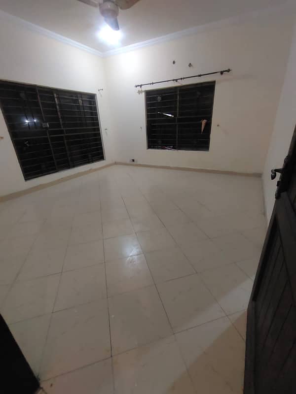 1 KANAL UPPER PORTION AVAILABLE FOR RENT IN VALANCIA HOUSING SOCIETY 7