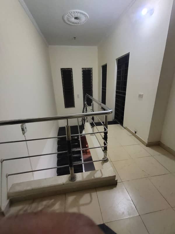 1 KANAL UPPER PORTION AVAILABLE FOR RENT IN VALANCIA HOUSING SOCIETY 8