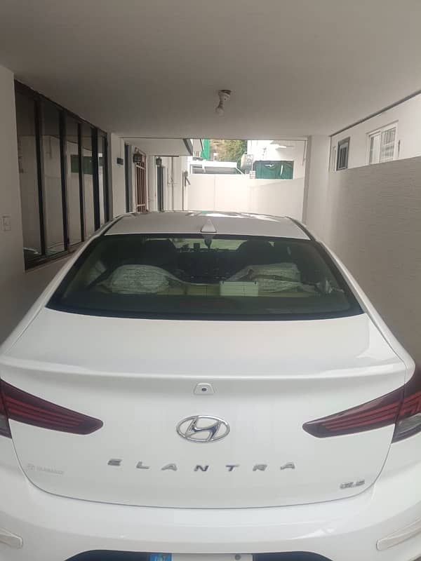 Hyundai Elantra 2023 8