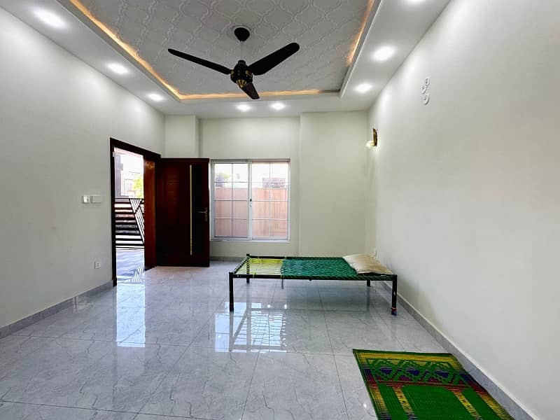 7 Marla Designer House Available For Rent 11