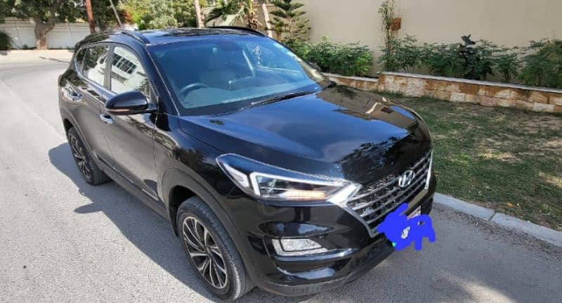 Hyundai Tucson 2022 Black . first owner Like brand new 8