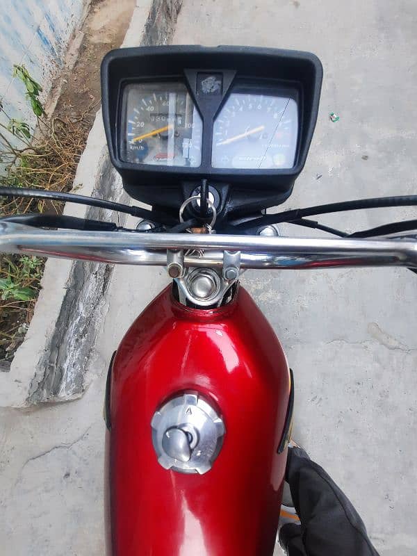 HONDA CG125 FOR SALE IN IN GOOD CONDITION 3