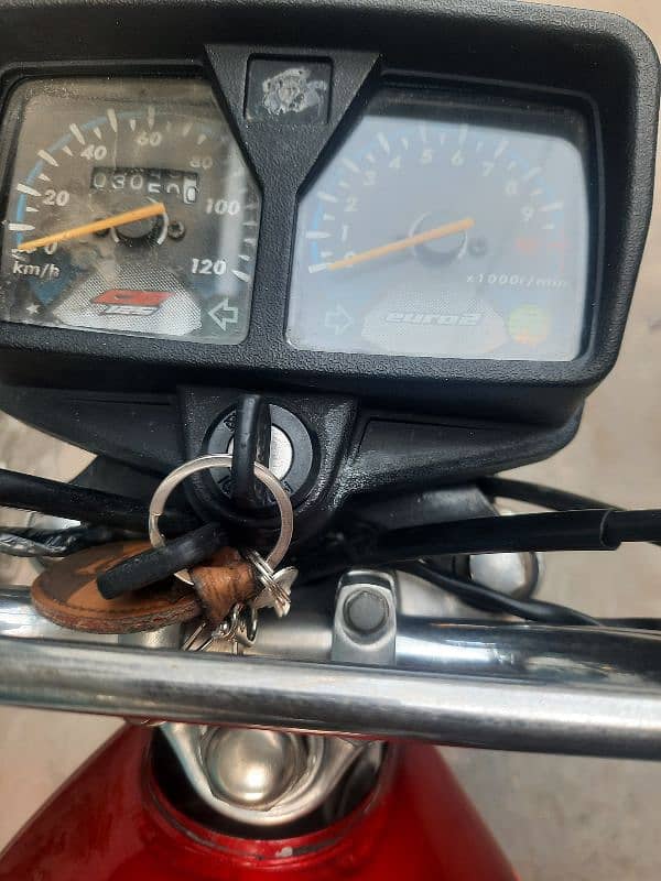 HONDA CG125 FOR SALE IN IN GOOD CONDITION 4