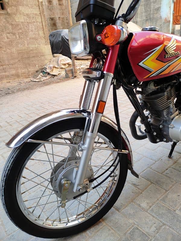 HONDA CG 125 MOTORCYCLE / BIKE 8