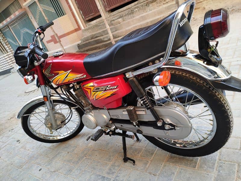 HONDA CG 125 MOTORCYCLE / BIKE 13