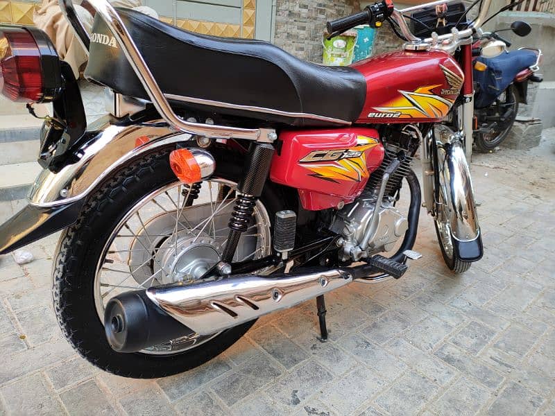 HONDA CG 125 MOTORCYCLE / BIKE 15