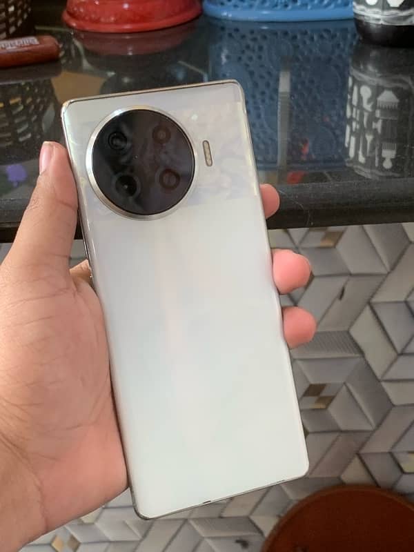 tecno spark 20 pro plus 1