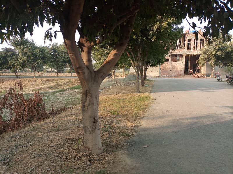 5 Marla Residencial plot For Sale Prime Location at Main Canal Road Lahore palm villas housing scheme canal road near jallo park Lahore 0