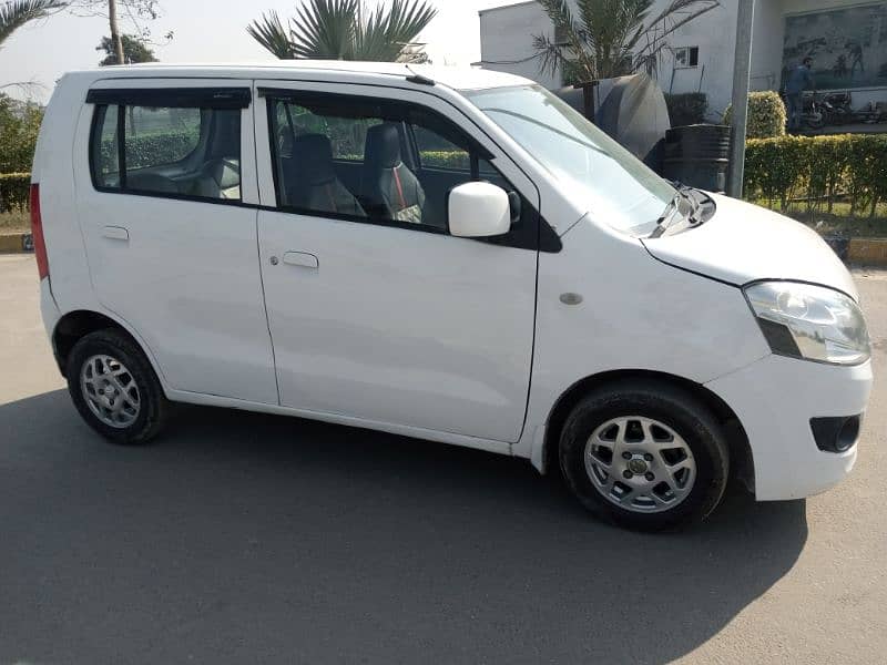 Suzuki Wagon R 2018 3