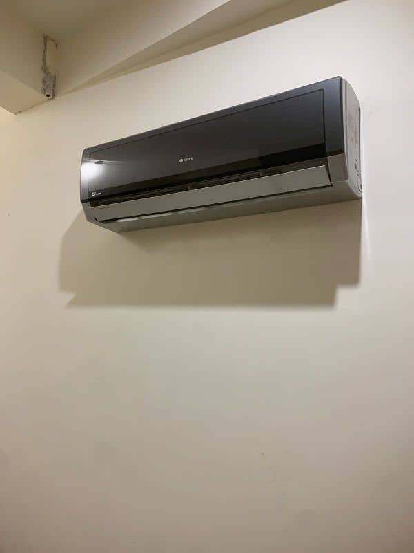 Gree 1.5 ton DC inverter heat and cool 0