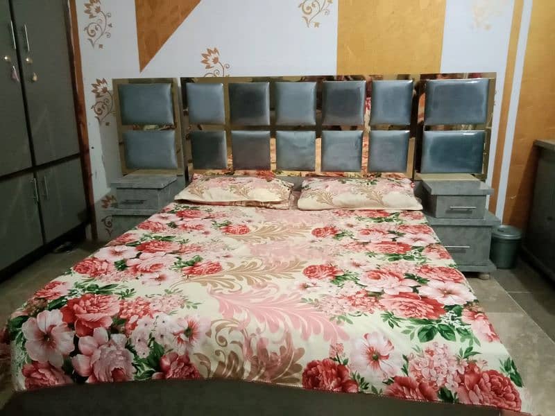 bed and dressing urgent sale 0