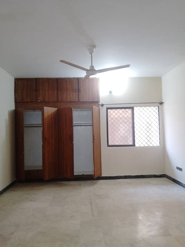 3 bed dd 1st floor portion for rent 3