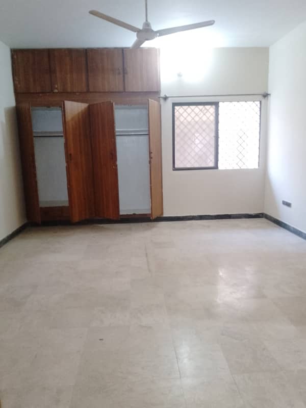 3 bed dd 1st floor portion for rent 4