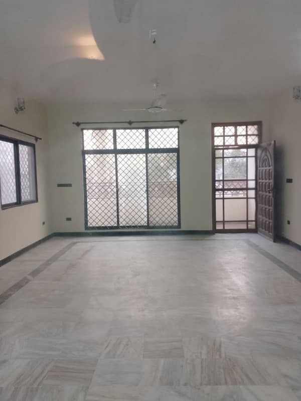 3 bed dd 1st floor portion for rent 8