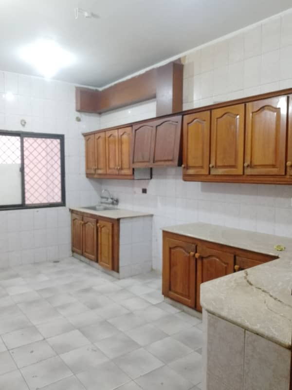 3 bed dd 1st floor portion for rent 12