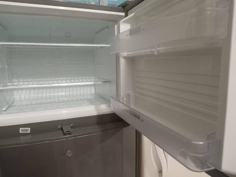 Dawlance refrigerator along with stabilizer 1